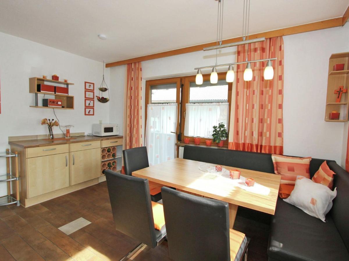 Spacious Apartment In Stumm Tyrol With Balcony ภายนอก รูปภาพ