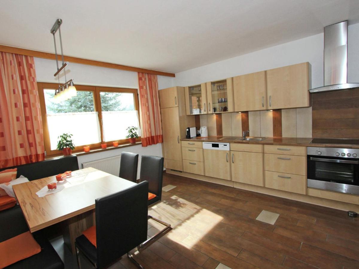 Spacious Apartment In Stumm Tyrol With Balcony ภายนอก รูปภาพ
