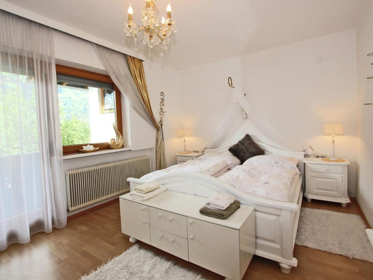 Spacious Apartment In Stumm Tyrol With Balcony ภายนอก รูปภาพ