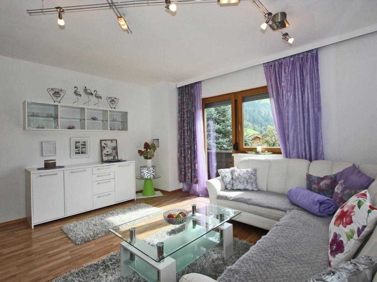 Spacious Apartment In Stumm Tyrol With Balcony ภายนอก รูปภาพ